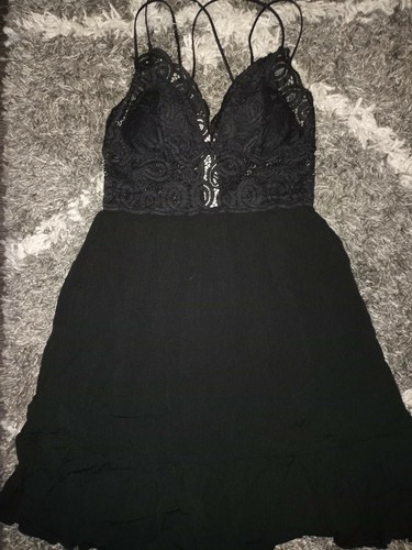 UNDERCOVER VS PINK abito in pizzo all'uncinetto con spalline taglia small nero