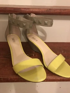 Kendal Yel Two Tone Ankle Strap Wedge Sandals Size 7.5 Yellow/Grey Zipper Back - Picture 1 of 7