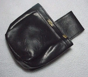 BOLSA MUNICIÓN CARTUCHO CARCASA VINILO CON LAZO PARA CINTURÓN -2 SECCIONES INTERIOR 6 1/2"X 8 1/2" - Imagen 1 de 7