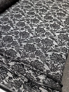 Schwarzer Spitzenstoff von The Yard Stretch Blumenmuster Perlen Mode Spitze - Bild 1 von 7