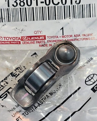 TOYOTA COROLLA FORTUNER HILUX/4 RUNNER TRUCK INNOVA VALVE ROCKER ARM SUB ASSY Foto 1 de 4