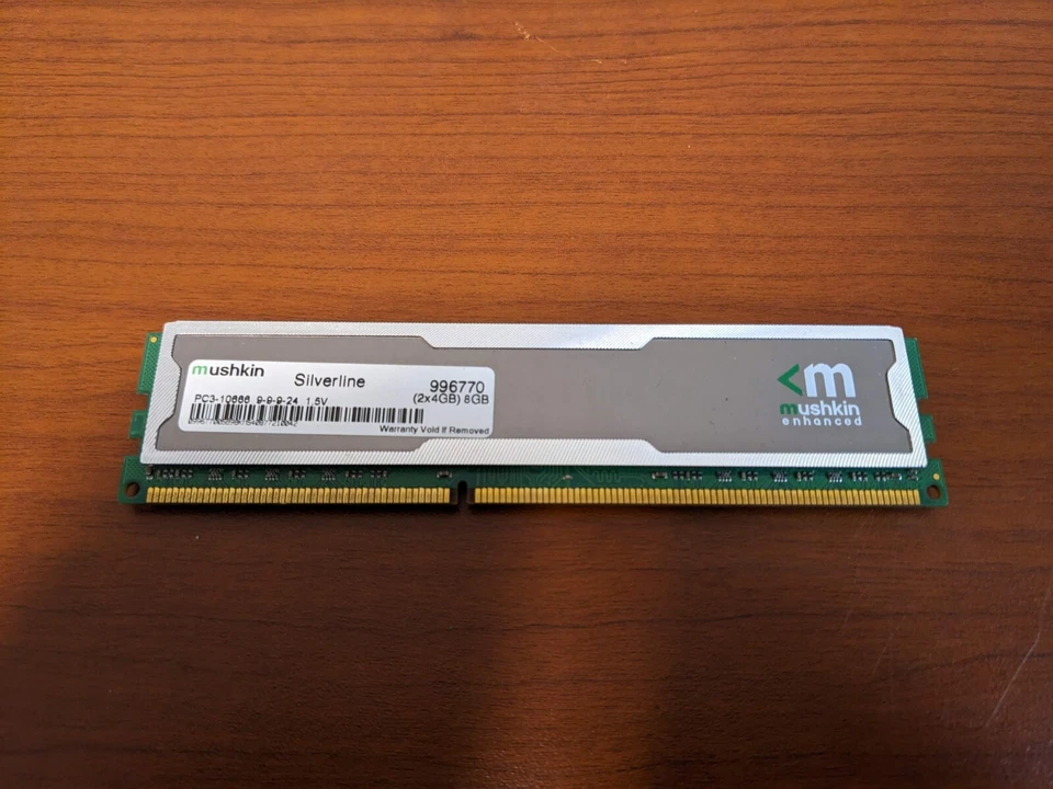 MUSHKIN Silverline DDR3 Gaming Heatsink RAM Stick (1x4 GB, PC3-10666, 996770) - Image 1 of 2