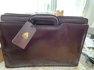 Avenues In Leather Genuine Leather Multi Compartment Briefcase Black - Picture 1 of 8