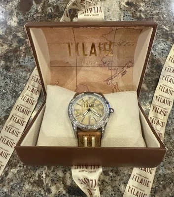 Reloj Alviero Martini Prima Classe Mujer Redondo Geodiseño; Necesita Batería Foto 1 de 4