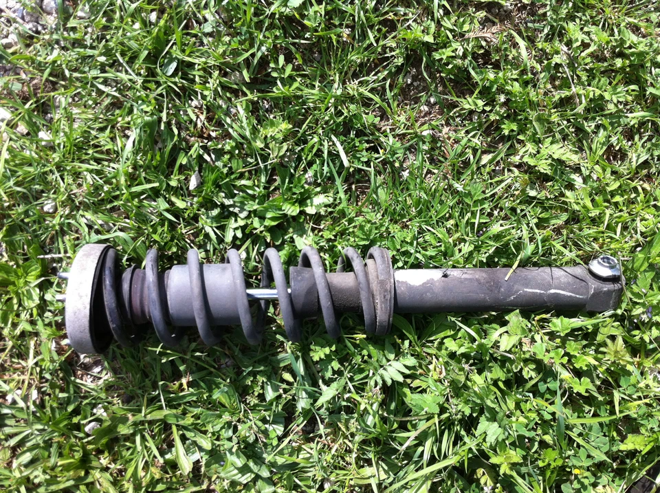 2002-2008 BMW E65 E66 745Li 745i 750Li 750i 750 745 730i REAR SHOCK STRUT SPRING - Изображение 1 из 1