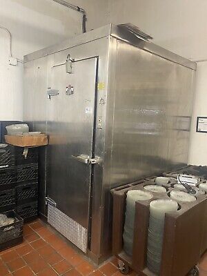 WALK IN COOLER BUDGET USED MAY NEED TLC Approx 64  Square - WE SHIP • 5,950$