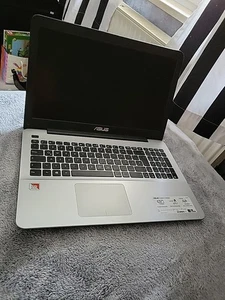 ASUS VivoBook F555Q Laptop AMD A10  Office / Gaming Laptop - Bild 1 von 11