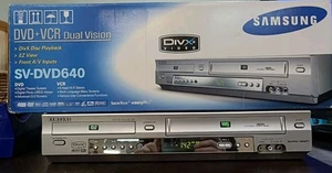 SAMSUNG SV-DVD640 COMBO LETTORE DVD/VHS 6 TESTINE CON TELECOMANDO - Foto 1 di 4