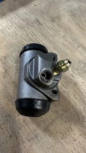 Raybestos W37262 Wheel Cylinder - Picture 1 of 2