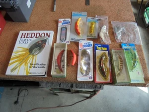 Heddon  Plastic Lures  BOOK + 10 Assortted Trolling Lures XLNT - Picture 1 of 7