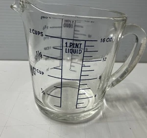 Fire-King 2 Cup Glass Measuring Cup 498 Blue Letters D Closed Handle 16oz USA - Picture 1 of 7