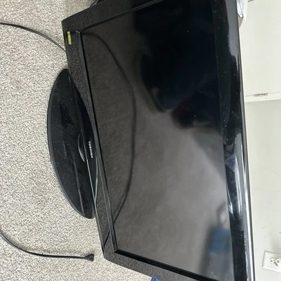 Toshiba 19L4200U1 19" 720p HD LED LCD Television - Image 1 of 3