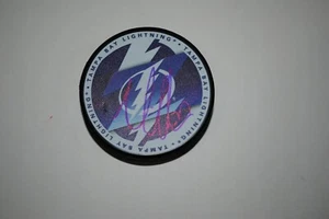Victor Hedman Autographed Tampa Bay Lightning Logo Puck - Picture 1 of 2