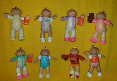 8 Bamboline CABBAGE PATCH KIDS GIG MILLE MOSSE BEBE'CIUFFO 4"set1984 FIGURE DOLL - Immagine 1 di 4