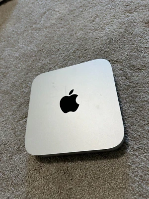 Apple Mac mini 2010 (A1347) 2.4GHz Core2 Duo 2GB RAM 320GB HD High Sierra DVD/CD - Image 1 of 4