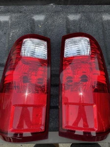 TAKEOFF/OEM 2008-16 F250/350 SUPER DUTY TAIL LIGHT SET/ RIGHT/LEFT - Bild 1 von 3