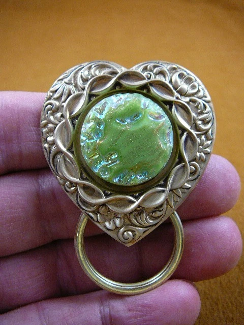(E-414) Verde Lima Checo Gafas Corazón LATÓN Pin Colgante Identificación Porta Insignia Foto 1 de 1