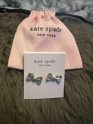 NUEVO CON ETIQUETAS Kate Spade Ajustado Mini Arco Pendientes (Al Por Menor $129) Foto 1 de 4