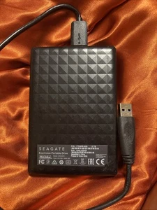 Seagate Expansion Portable Drive 2TB External Hard Drive HDD with Cable - Tested - Afbeelding 1 van 3