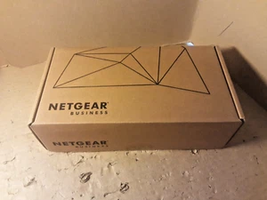 NEW Netgear ProSafe Fast Switch FS108 8 Port ethernet switch internet BAY 6-2 - Picture 1 of 1