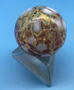 Esfera de Vidrio Multicolor - Globo Cósmico 4" con Base de Vidrio Esmerilado Triángulo. - Imagen 1 de 5