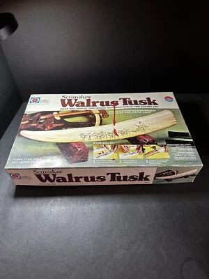 De colección Scrimshaw Colmillo de Morsa Milton Bradley Kit Completo de Plástico Ver Descripción Foto 1 de 4