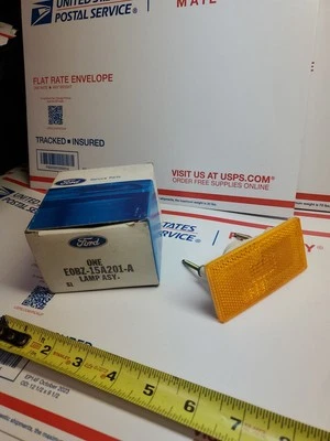 Lámpara marcadora lateral OEM 1980-83 Ford Fairmont Mercury Zephyr E0BZ-15A201-A NOS, U2 Foto 1 de 4