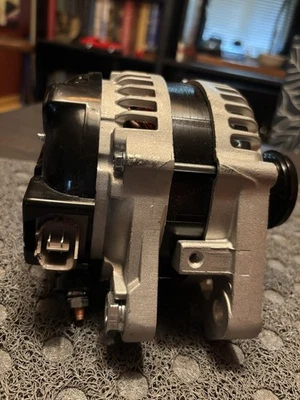  Alternador compatible con Lexus GS300 2006,GS350 2007-2011,IS250 IS350 2006-2013 11196 Foto 1 de 4