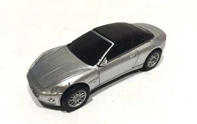 Mini coche Maserati Grancabrio escala 1/64 Foto 1 de 4
