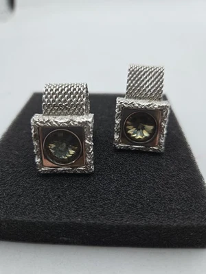 复古银色网眼包裹袖扣方形水钻中心盛装自由形态  — 第 1/4 张图片