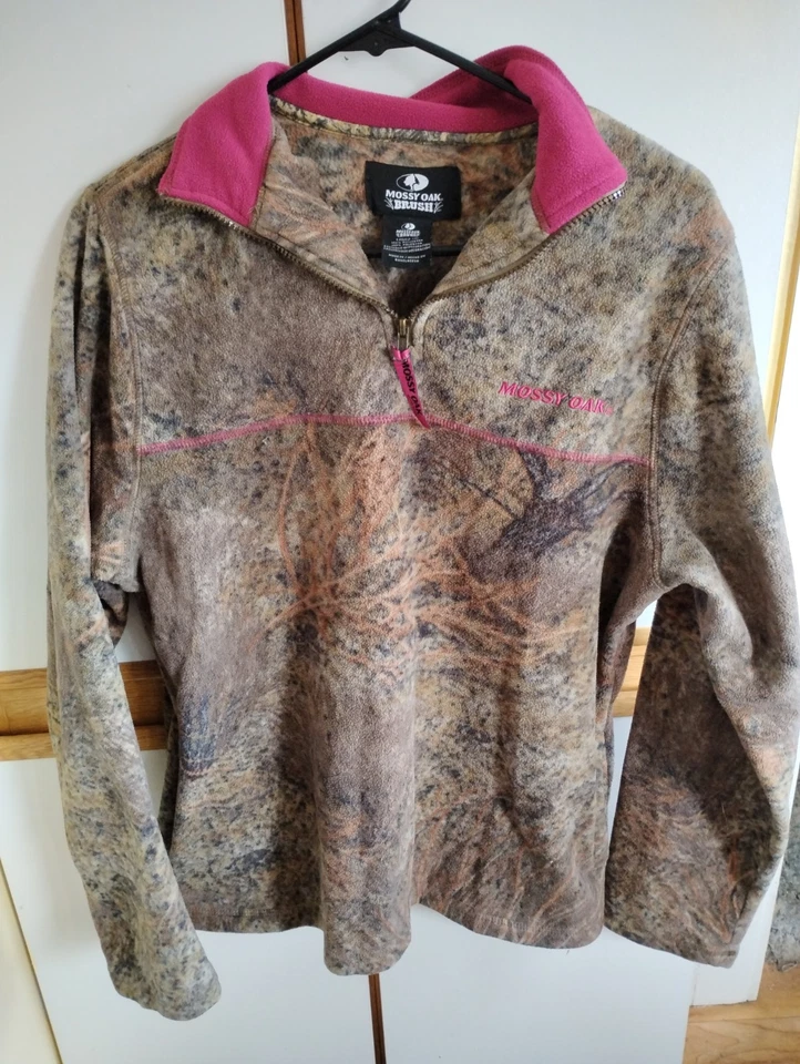 Camisa manga larga camuflada con cepillo de roble musgo. Mujer Talla L 12-14. Camuflaje y Rosa. Foto 1 de 4