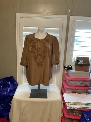 SHEIN Brown Embroidered Blouse With Puff Sleeves Size 3X - Image 1 of 4