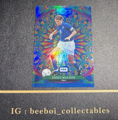 Estuche Paolo Maldini Vitral SSP Hit 2024-25 Panini Select FIFA Italia #SG-PM Foto 1 de 2