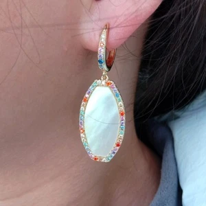 Pendientes colgantes de aro pavé circonita cúbica concha de mar blanco de 18x32 mm joyería del día de San Valentín - Imagen 1 de 6