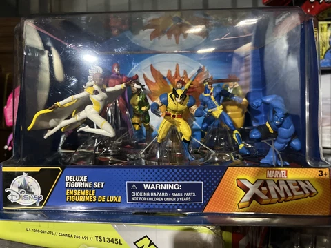 Disney Marvel X-Men Deluxe 9 Figure Pieces Play Set Wolverine - New in Box Cover