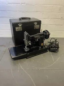 Vintage Singer Featherweight 221K Sewing Machine & Accessories 1946 - Picture 1 of 20