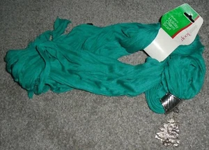 West Loop HOLIDAY CHARM (Christmas Tree) POLYESTER GREEN SCARF NEW - Picture 1 of 6