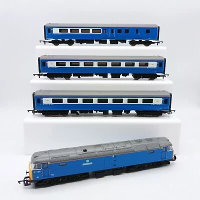Hornby Blue Pullman Class 47 Co-Co Diesel & Coaches - Nr Mint Condition - Image 1 of 4