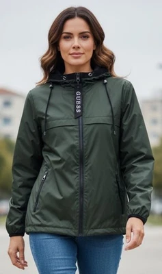 CHAQUETA CORTAVIENTOS DE NAILON CON CAPUCHA PARA MUJER NUEVA CON ETIQUETAS OLIVA GRANDE PRECIO DE VENTA SUGERIDO POR EL FABRICANTE 120,00 $ Foto 1 de 4