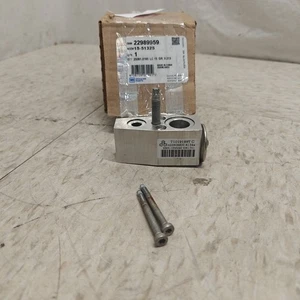 GM Parts 22989959 AcDelco 15-51325 Air Conditioning Thermal Expansion Valve Kit - Picture 1 of 6
