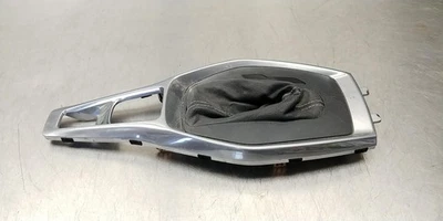 Chevrolet Camaro SS 2016-2024 OEM palanca de cambios automática bisel con arranque 23170789 Foto 1 de 4