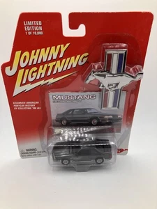 Ford Mustang GT 1987 2004 Johnny Lightning coche diecast 1:64 - Imagen 1 de 4