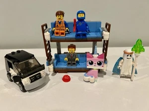 The LEGO Movie 70818 Double-Decker Couch. No booklet & missing Waffle - Picture 1 of 2