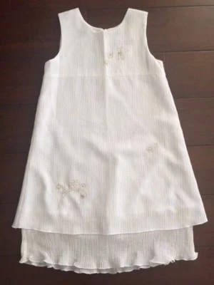 Boutique Pomme Fromboise Niñas Talla 5 Texturizado Blanco con Bordado Dorado  Foto 1 de 4