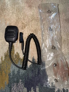Motorola PMMN4140A Impres Windporting Remote Speaker Microphone RM760 IP68 R7 - Picture 1 of 2