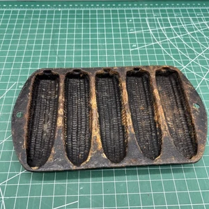Molde de pan de hierro fundido Corn on the Cob de colección metal pan de maíz - Imagen 1 de 3
