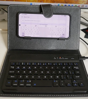 Handytastatur Bluetooth 3.0 in Case mit Ständer - Bild 1 von 2