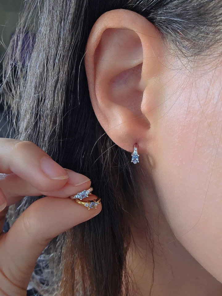 Pendientes Aguamarina Oro 18k y 925 Plata Delicados Huggies Regalos de Cumpleaños Mujer Foto 1 de 4