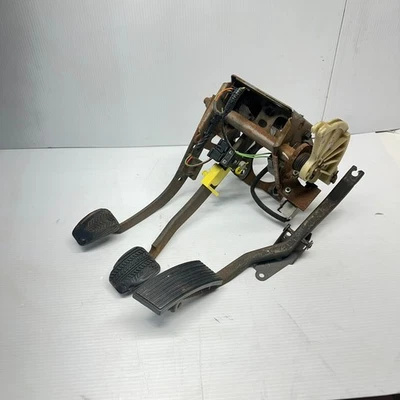 1994-2004 Ford Mustang GT Clutch Pedal Assembly Gas Pedal Quadrant Foto 1 de 4