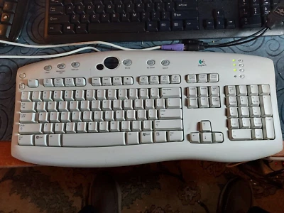 Logitech Access Keyboard Y-SR34, WHITE PS2, P/N 867221-0100 - Image 1 of 4